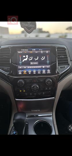 جیپ گراند شیرۆکی
